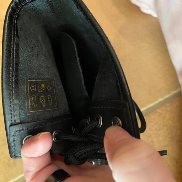 Doc Martens - Picture 5 of 9